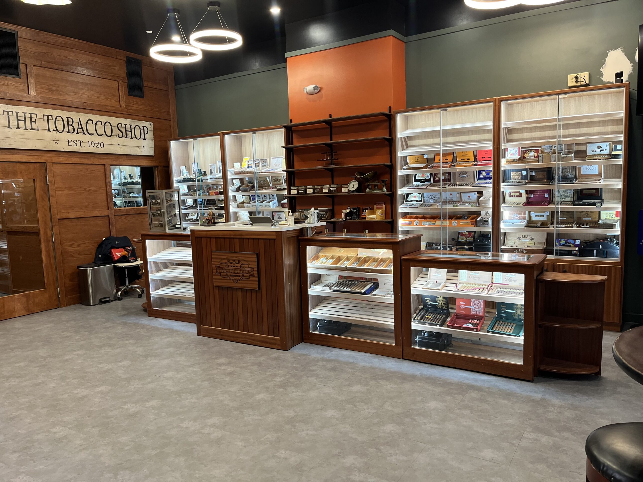 Counter humidor display cabinet or POS cigar display for Counter Humidor Point Of Sale With Stone Top 2